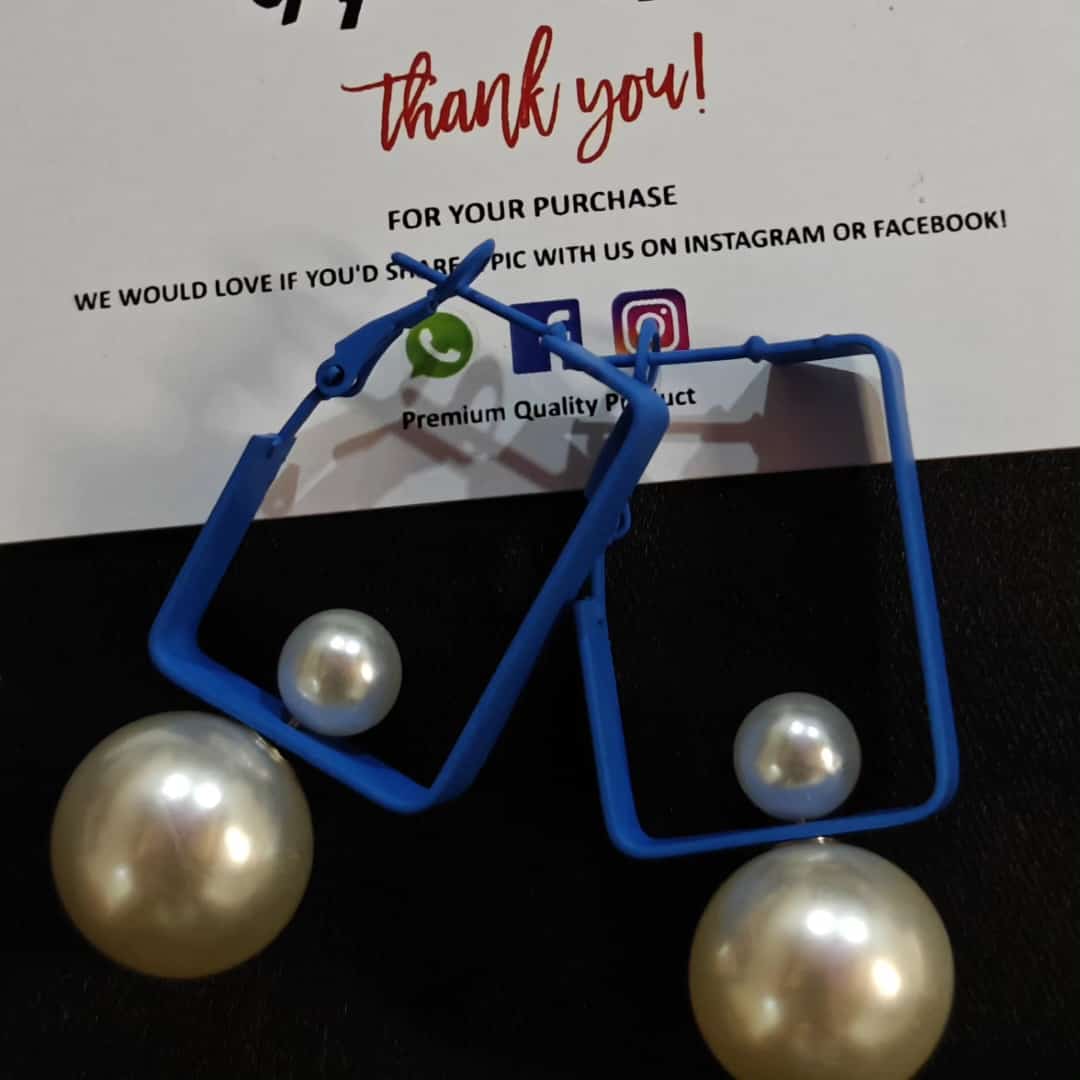 Rectangle Pearl Earrings - Image 2