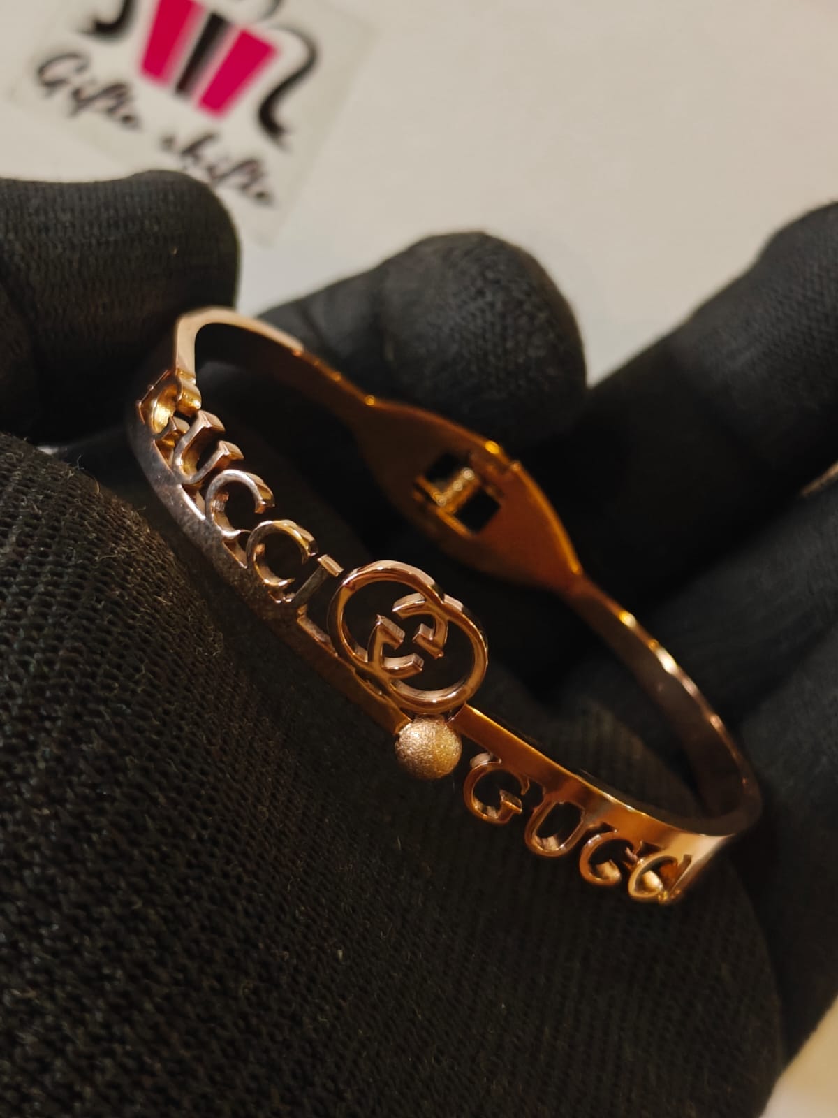 Gucci Rose- Gold Openable Anti tarnished bracelet - Image 2