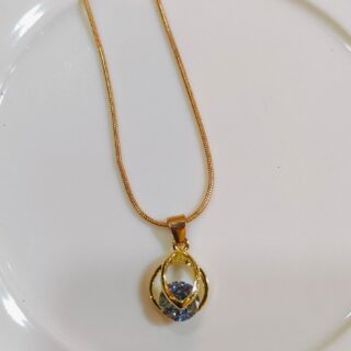 Golden petal design pendent snake chain