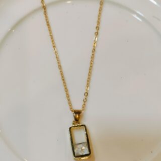 Golden rectangle pendent chain