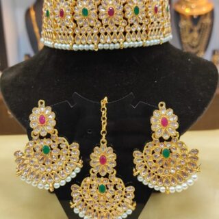 Multicolored Choker Set With Pair Of Earrings