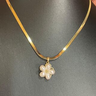 Demi Fine Gold-Plated spinning White Flower snake Pendant Chain
