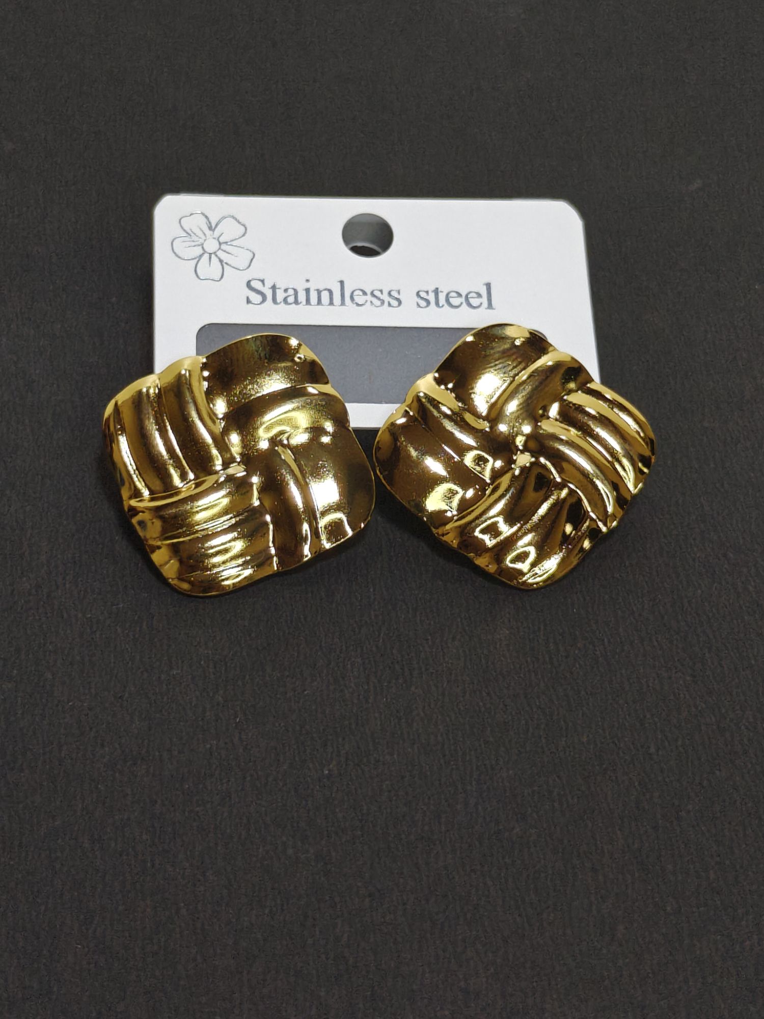 Demi Fine of Square Shape Earrings