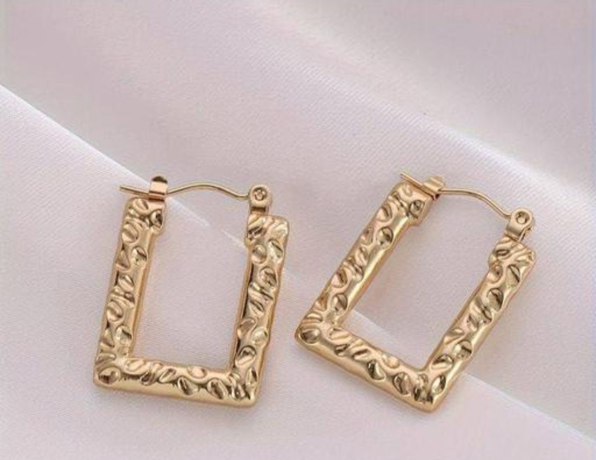 18k Gold Plated Rectangle Hoop - Image 2