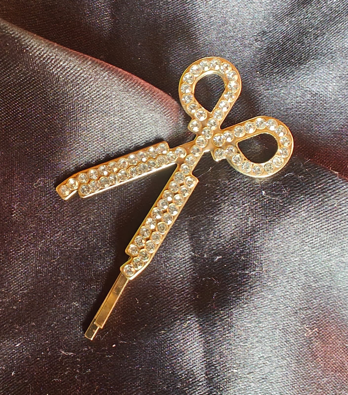 Scissor Stone Studded Korean Clip