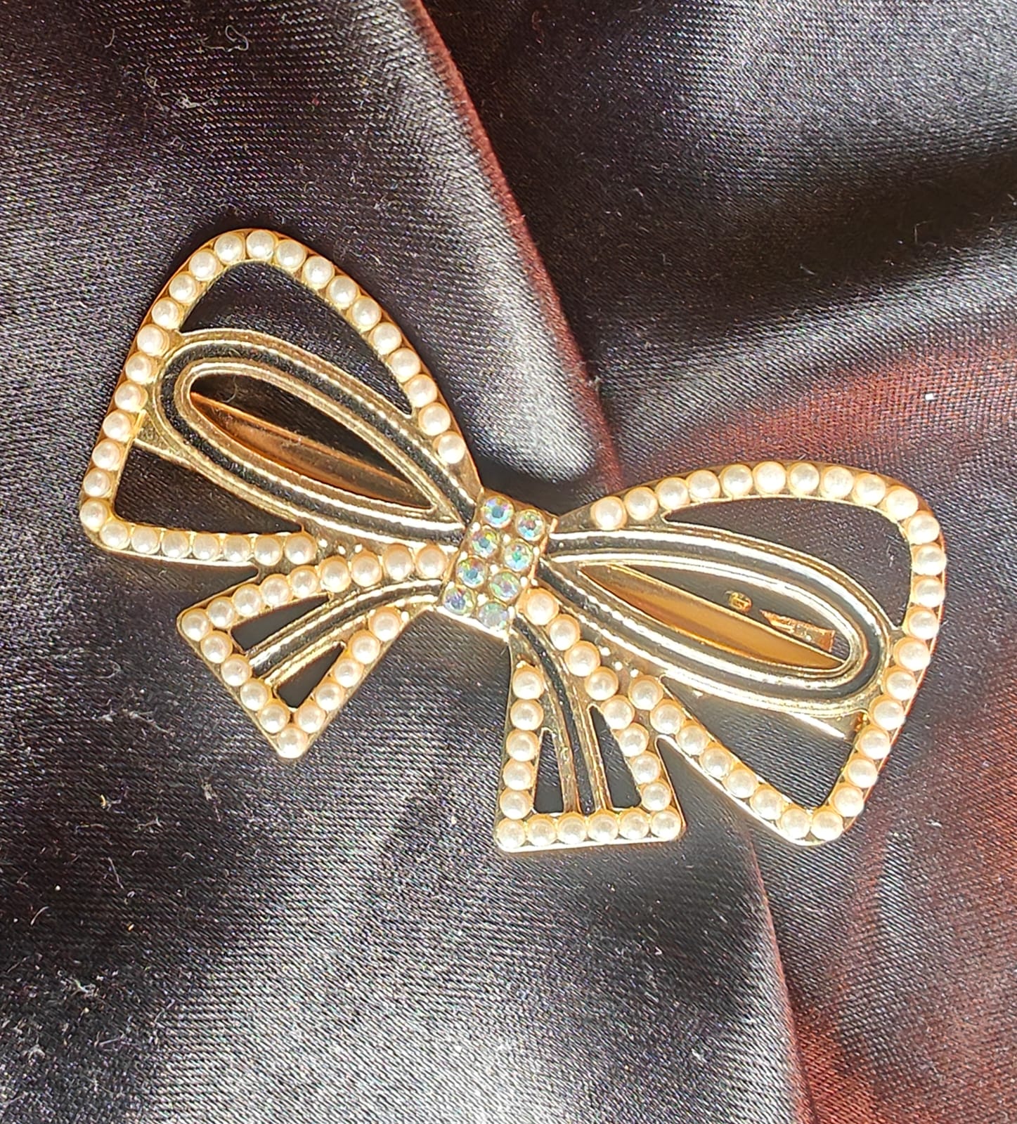 Bow Stone Studded Korean Clip