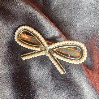 Pearl Studded Korean Clip