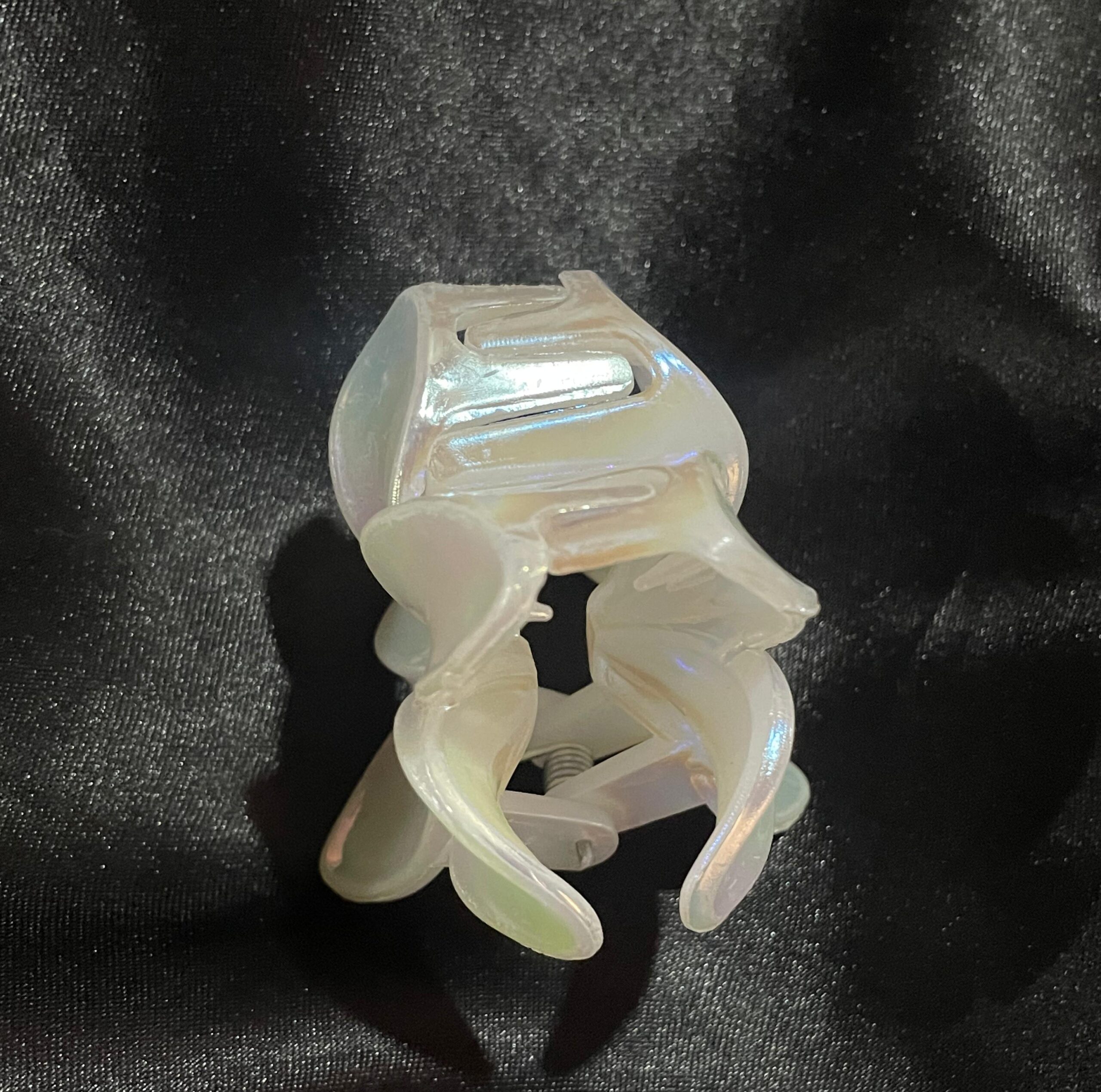 Pearl Flower White Claw - Image 2