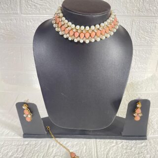 Peach Choker Set With Pair Of Earrings & mangtika