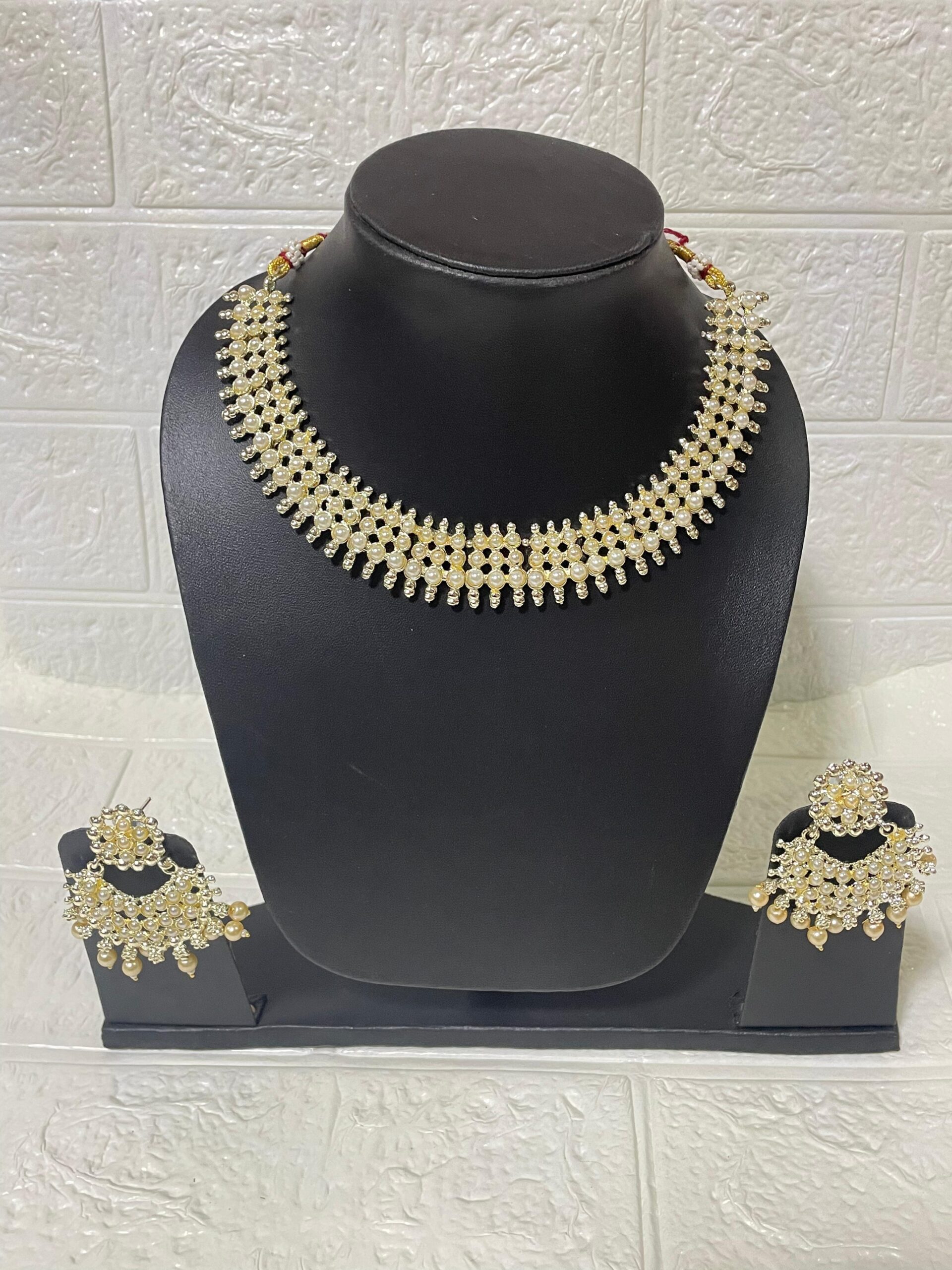 Offl White Choker Set with Earrings
